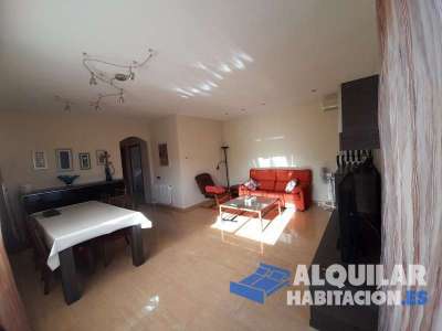 Habitacion alquiler en planta alta chalet