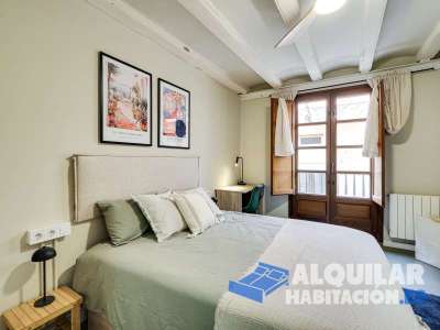 SANTA CLARA ROOM: BRIGHT AND COMFY
