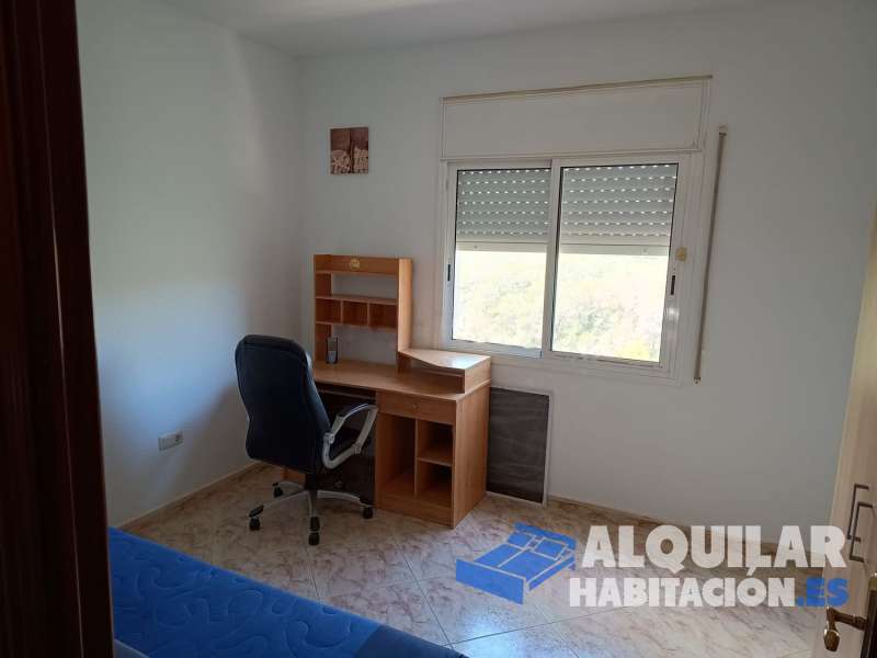 Foto 4220 Foto 4220 HABITACIÓN · CAN SURIA, OLIVELLA · 450€/mes (todo incl.)
Disponible a partir del 1 de octubre de 2026
=== Habitación — Dormitorio 2
Habit